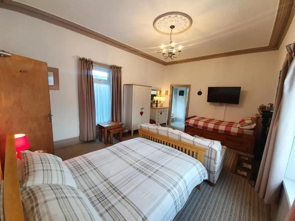Caulfields Hotel