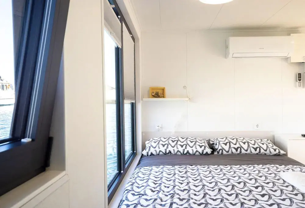 ALMALO Floating House - Casa Galleggiante