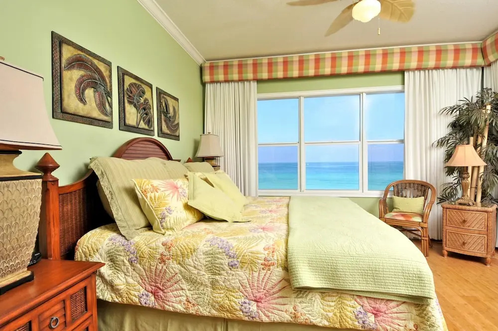 Direct Beach Front Apartment 3