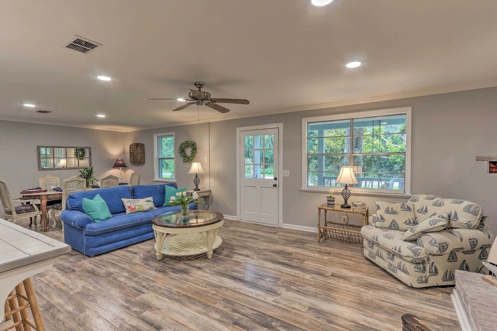 1 Mi to Old Town Bluffton: Home w/ Screened Porch