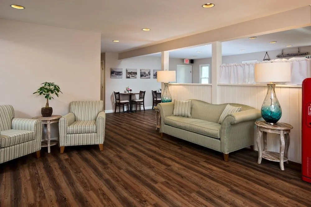 Wellfleet Lodge