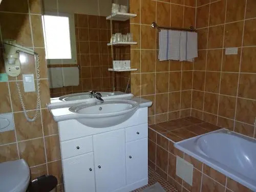 AU BOIS FLEURI Location Villa et Studios Roquebrune-sur-Argens