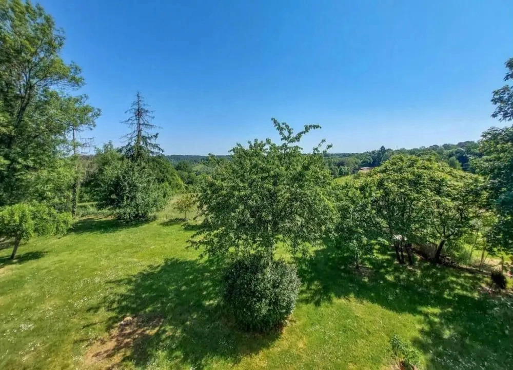 Cottage in Bourgnac with Whirlpool