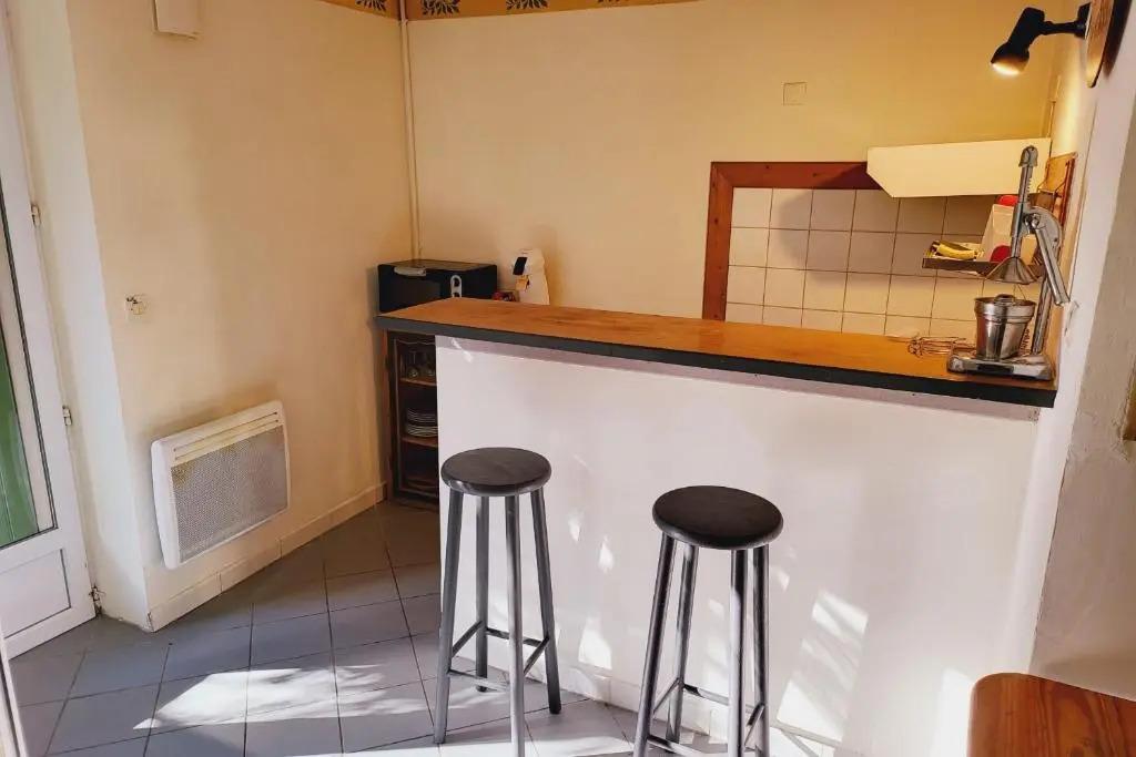 Studio of 24m with Small Patio
