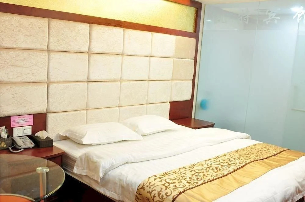 Kaite Hotel (Guangzhou Meihuayuan Metro Station)