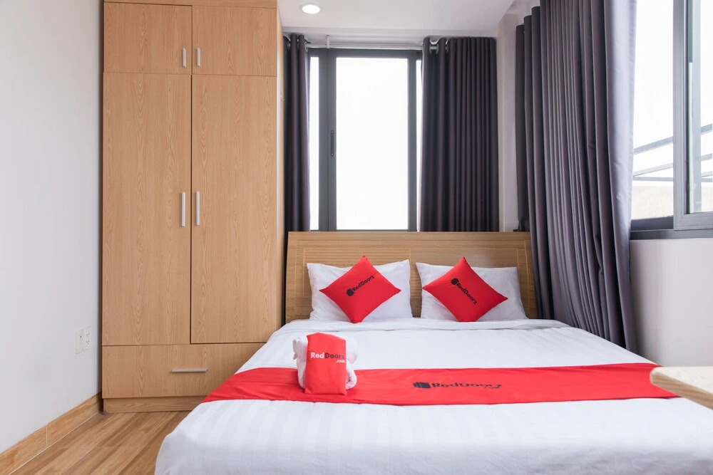 RedDoorz Premium near E-Town