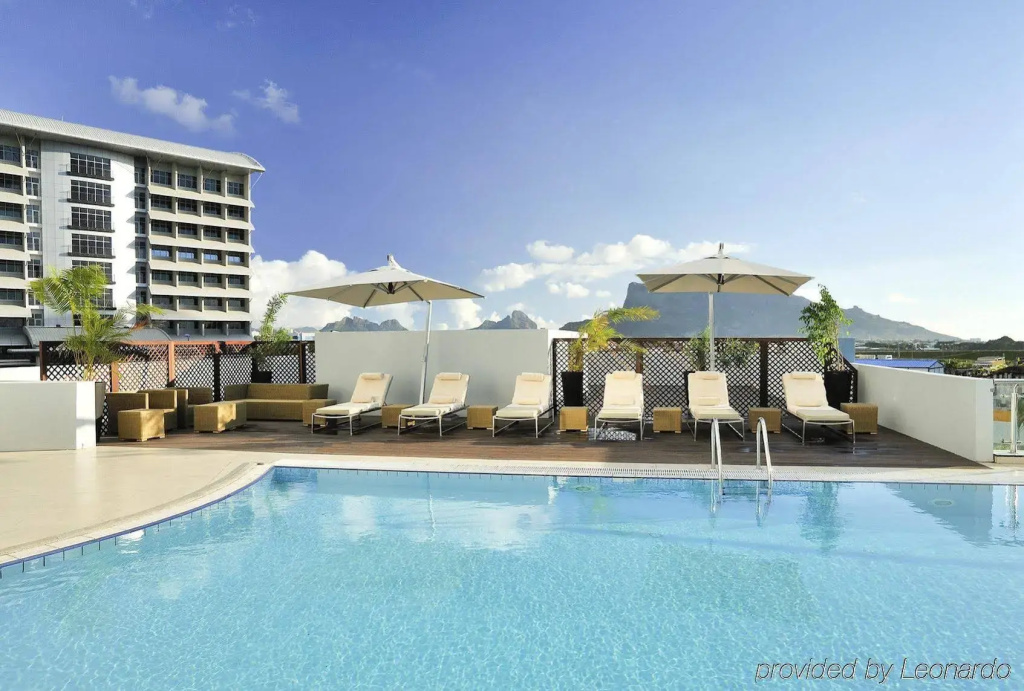 Hennessy Park Hotel