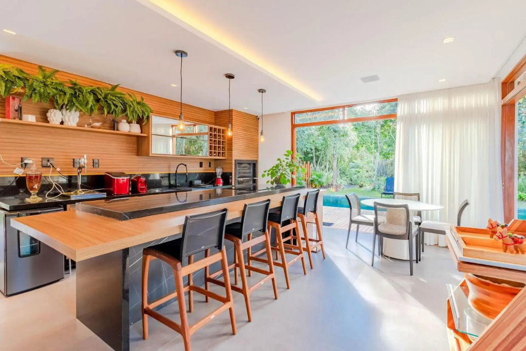 PF17 Casa Alto Padrão 5 Suítes, Chefe de Cozinha Inclusa - Praia do Forte