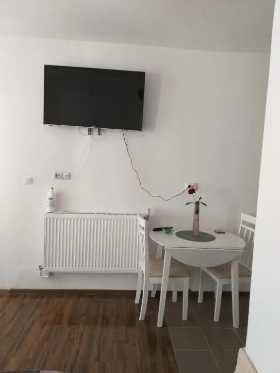 Sara House
