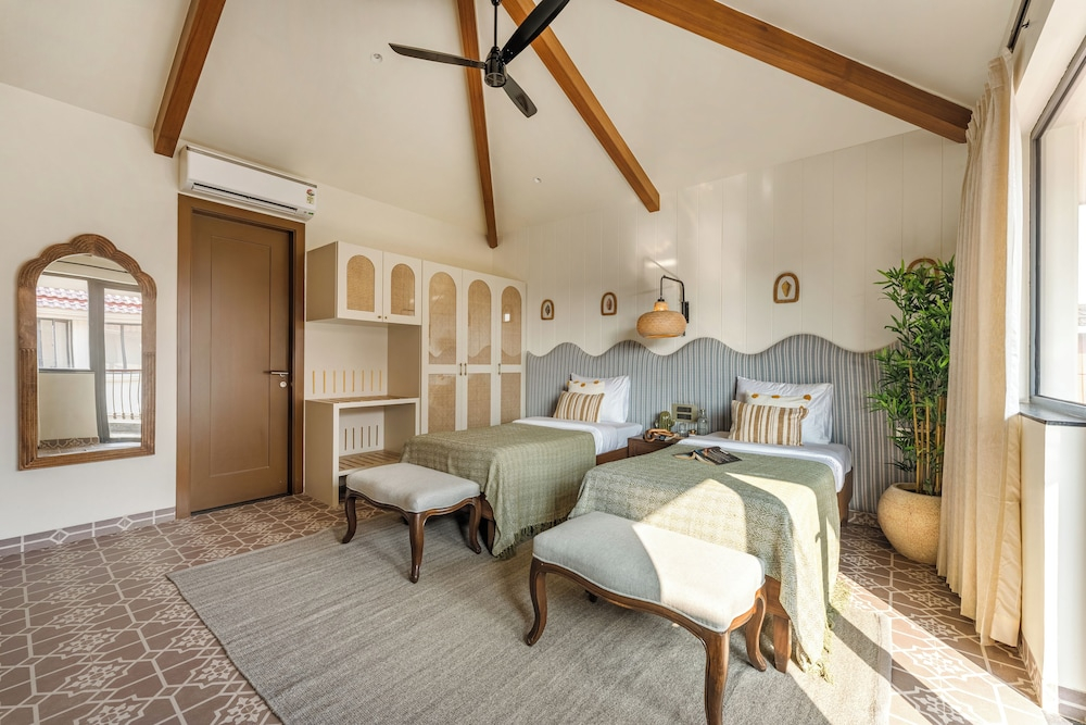 ELIVAAS Casa Bonita 4BHK Villa With Pool