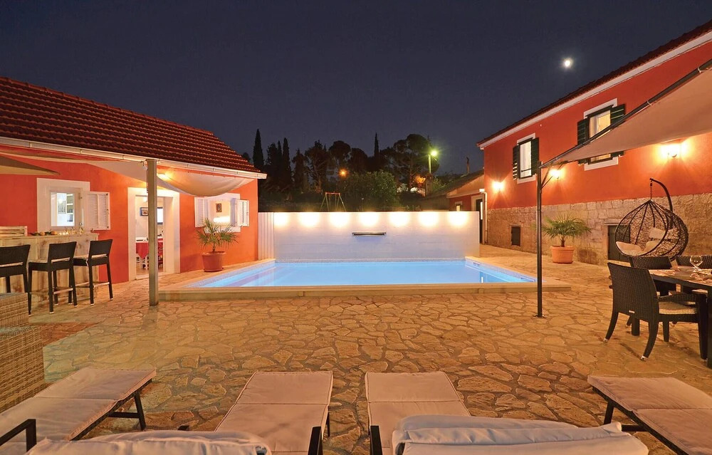 Beautiful Home in Zedno With Wifi and 4 Bedrooms