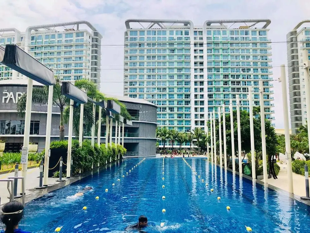Manila Urban Resort at Azure