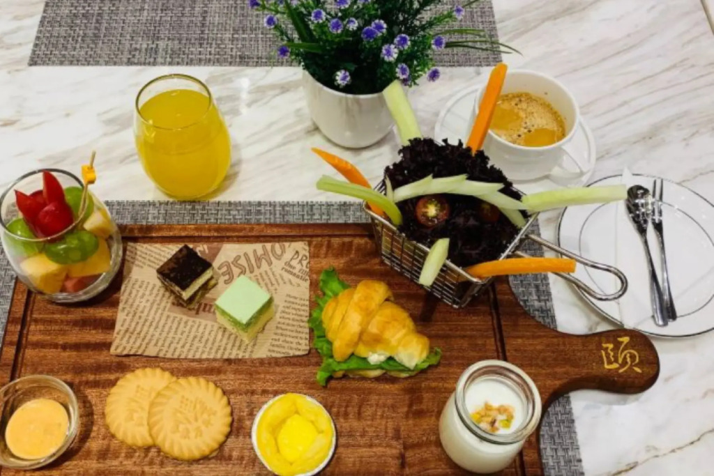 Atour Light Hotel Shanghai Peoples Square Nanjing Road Pedestrian Street