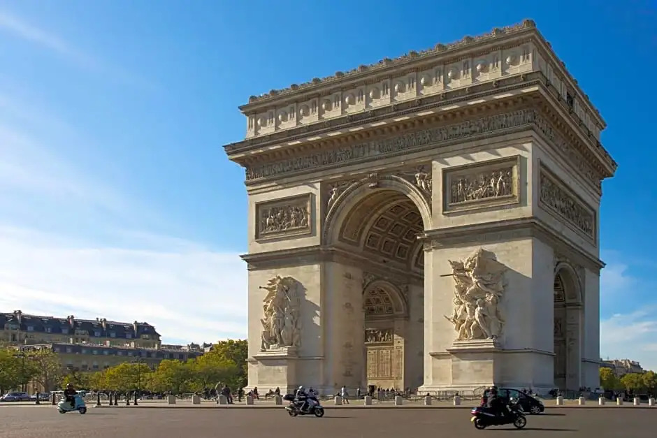 Single room Paris Arc de Triomphe