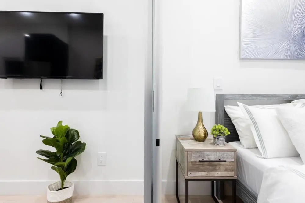 317-1a New Modern 1BR W D Walk to Central Park