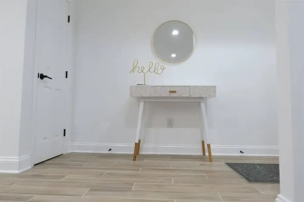Pop Art Chic! Stunning Shaw - U Street Apartment