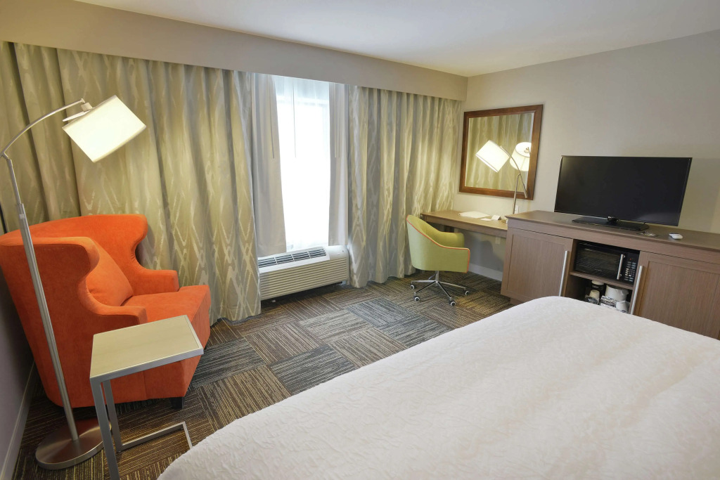 Hampton Inn & Suites Cincinnati / Uptown - University Area