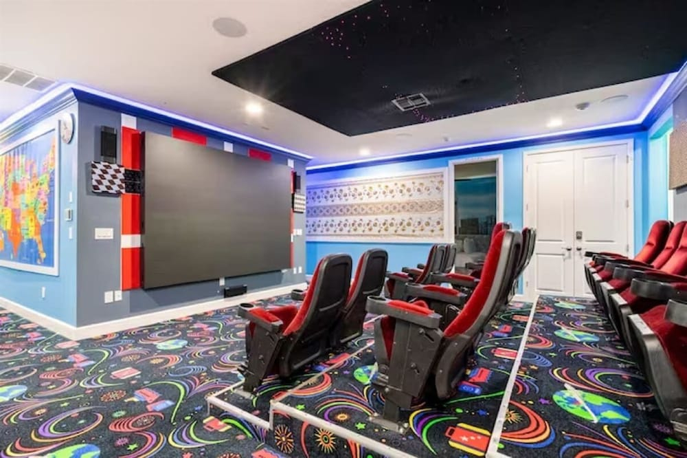 2413-12-rd-famous World Cities Themed Bowling Home