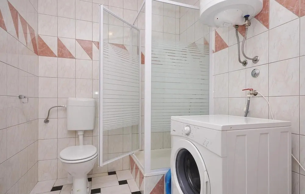 Nice Home in Donji Karin With Wifi and 3 Bedrooms