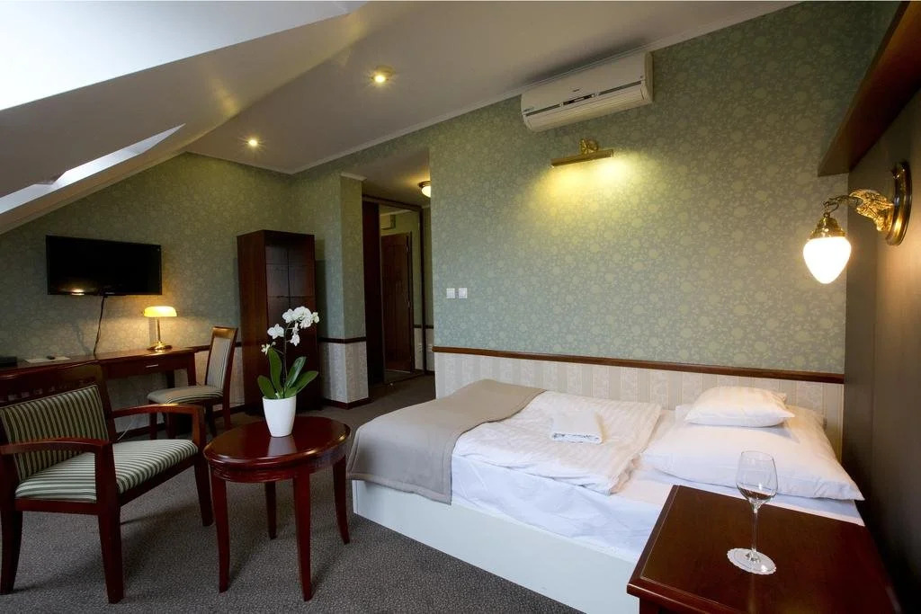 Hotel Golden Eagle