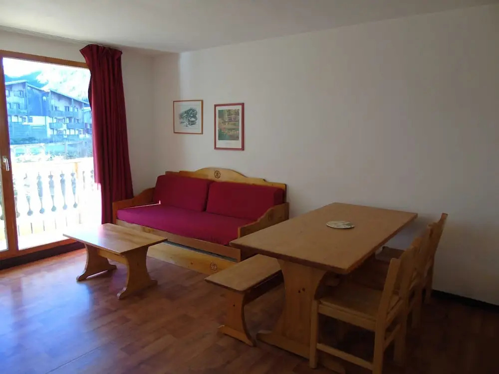 Lou Services Apartment CB43 LSI 001