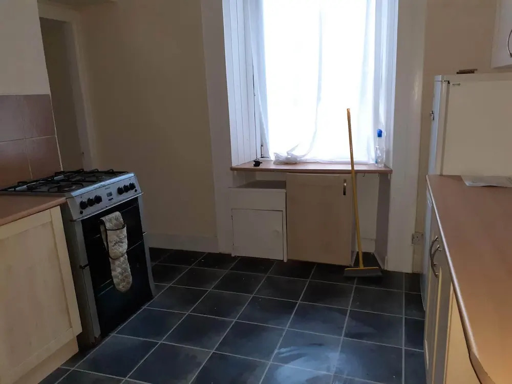 Spacious 2-bed Apartment in North of Glasgow