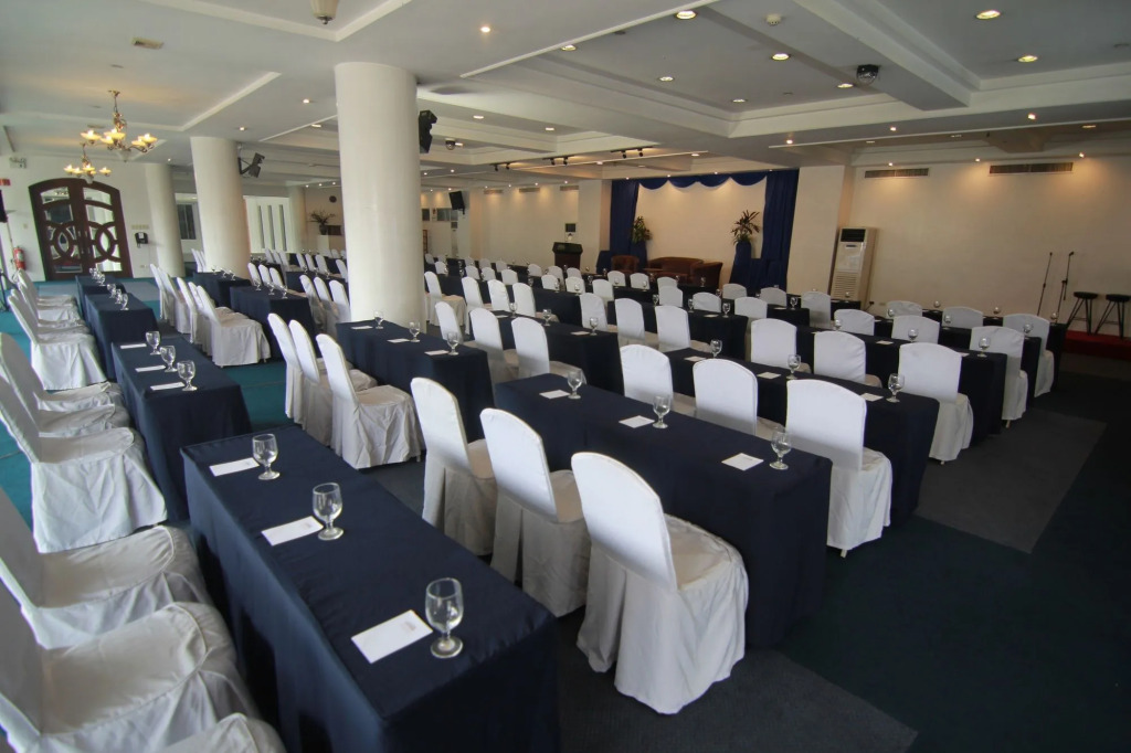 Hotel Supreme Convention Plaza