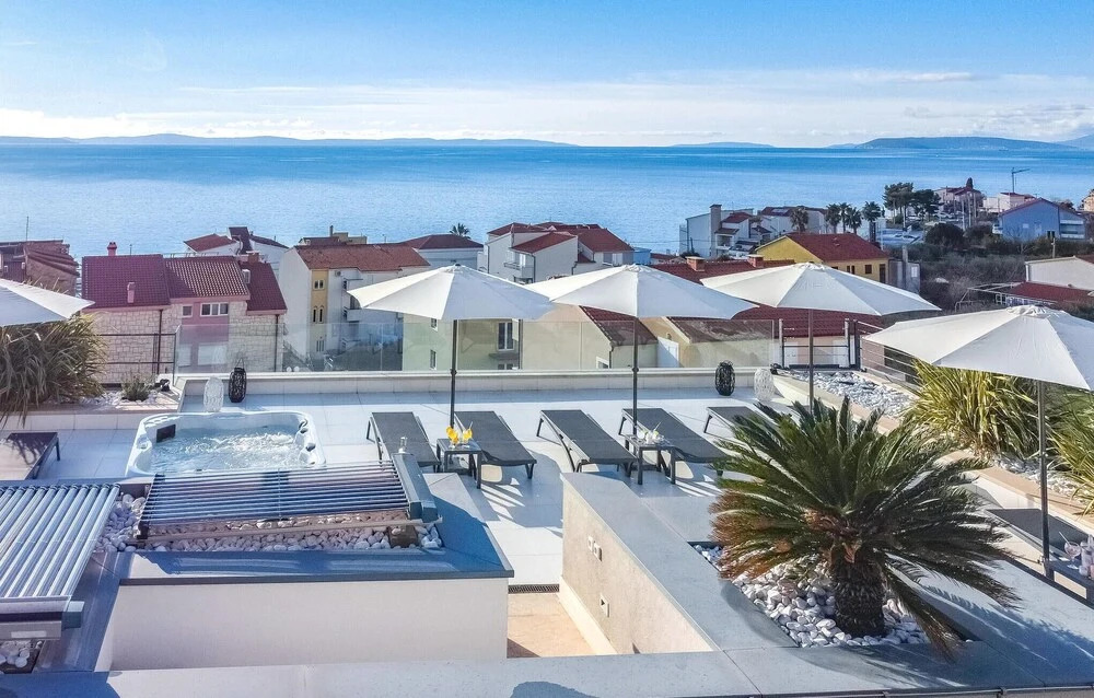 Beautiful Apartment in Podstrana With Wifi and Outdoor Swimming Pool