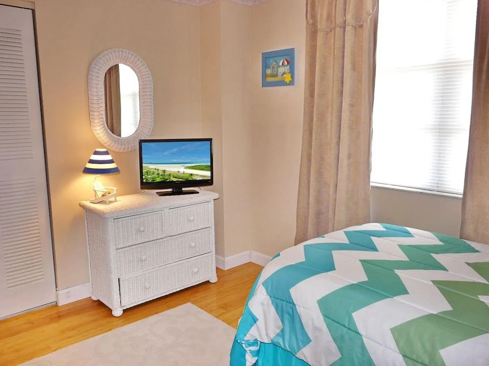 South Seas Tower 4-602
