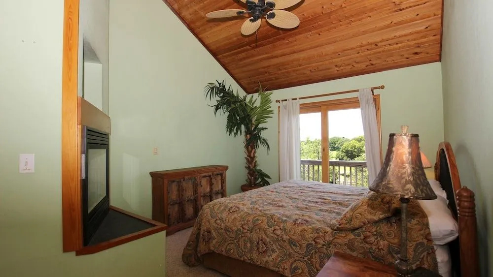 Paws at the Beach 540 - 7 Br Home