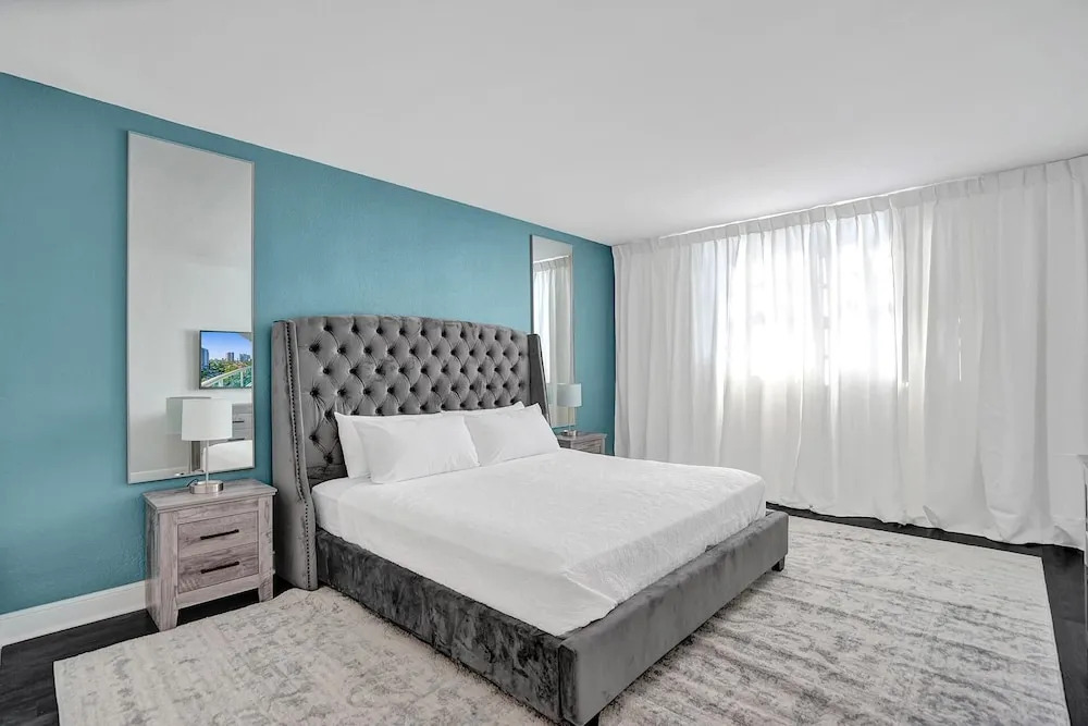 Sunny Isles 4 Bedrooms on the beach