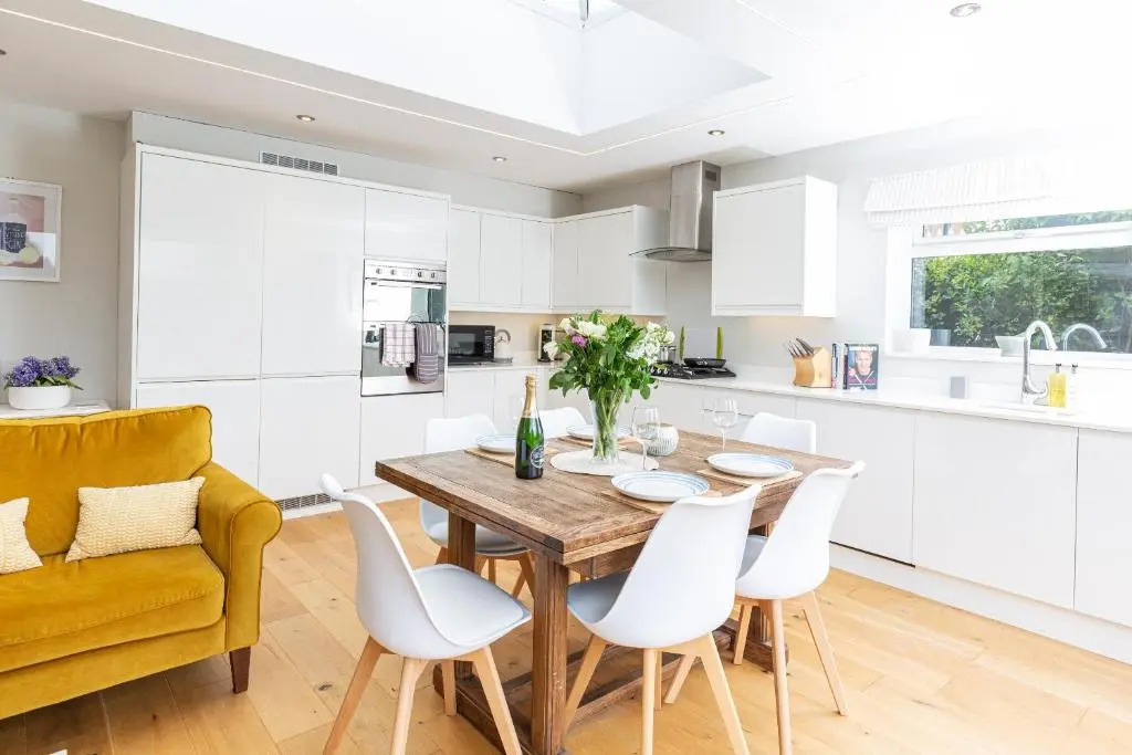 Lyefield - By Luxury Apartments