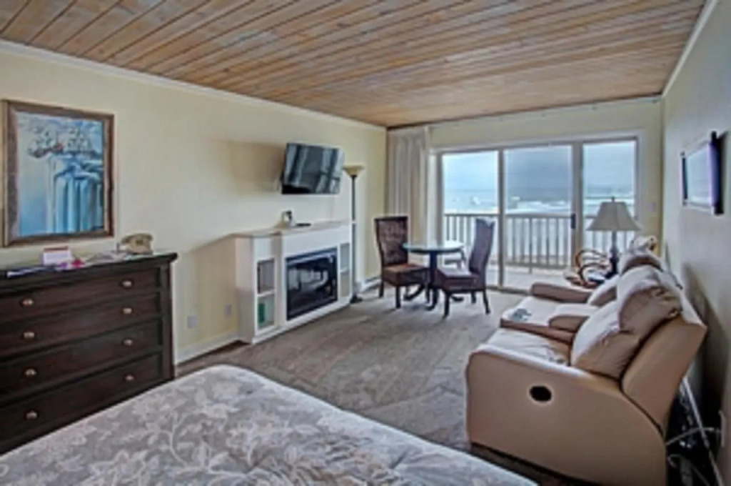 Lanai at the Cove