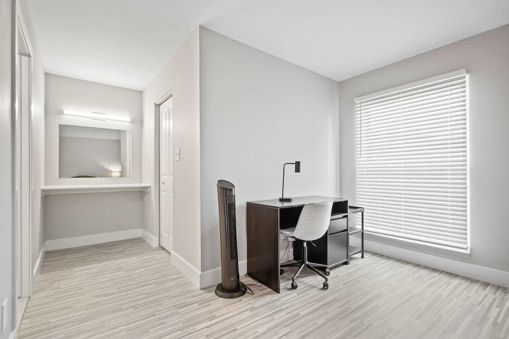 2-bedroom Spacious Stay