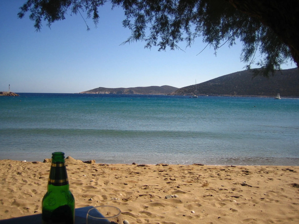 Droufakos’ home - Beachfront Lux 2BD apt. w. Views