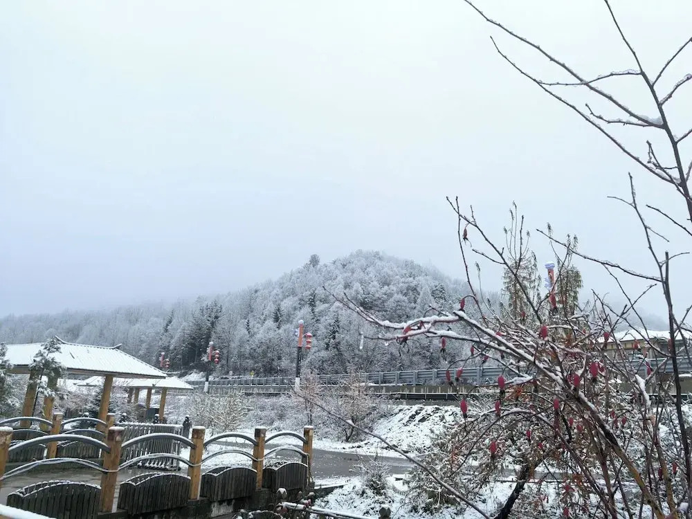 Snow Town Jingbei Hotel Erlanghe Scenic Area Branch