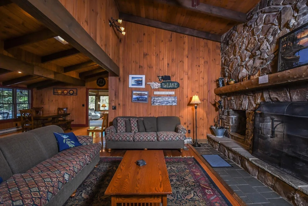 Oakleaf Lodge 5 Bedroom House