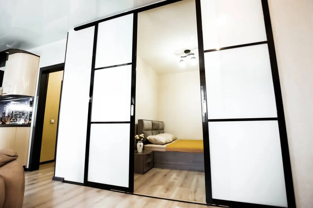 Pritomskij 7/7 Dvuhkomnatnye apartamenty biznes-klassa s vidom na Tom'