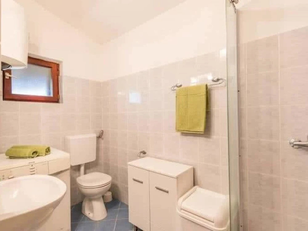 Nice Bungalow With Shared Swimming Pool and Enclosed Garden With Bbq, Pula 5 km Away