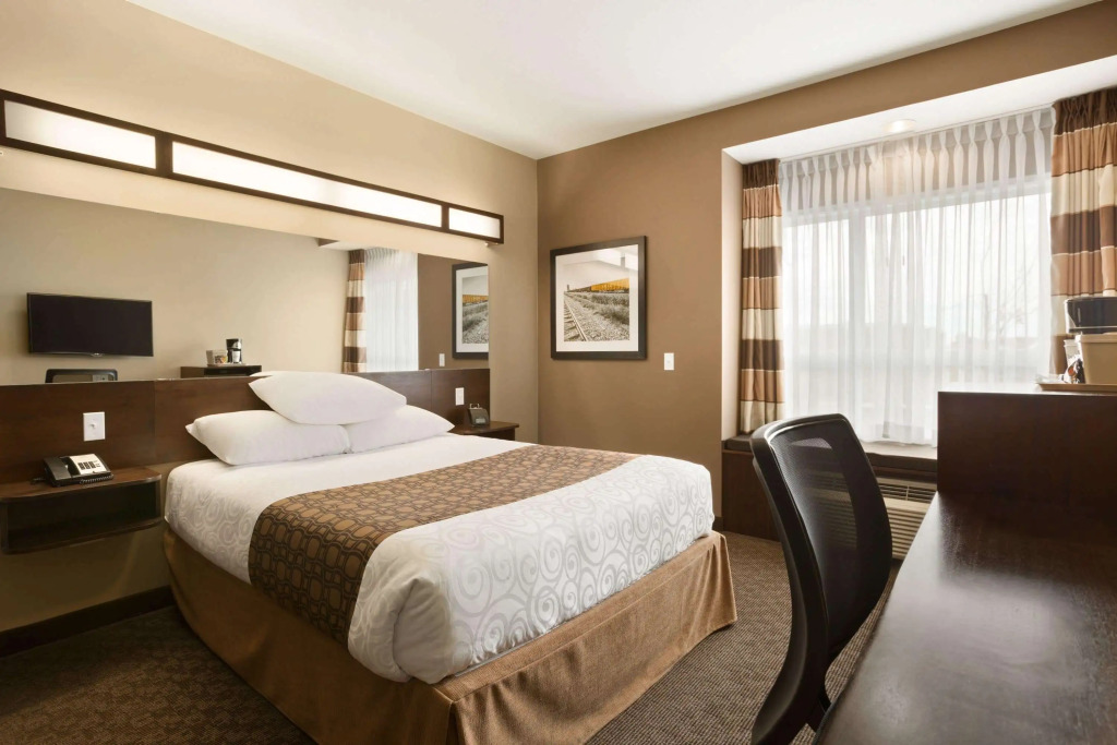 Microtel Inn & Suites by Wyndham Blackfalds Red Deer North