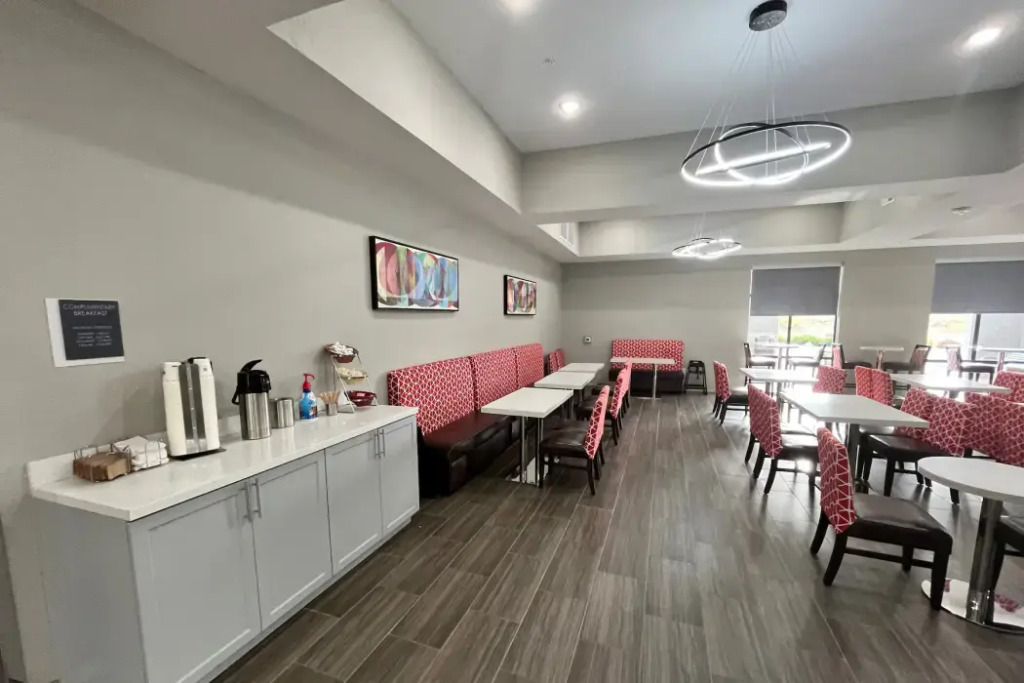 La Quinta Inn & Suites by Wyndham Coralville Iowa City