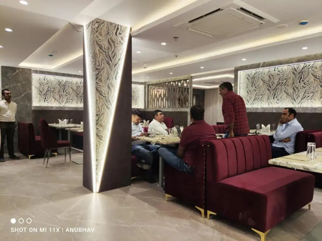 Hotel Golden Petals