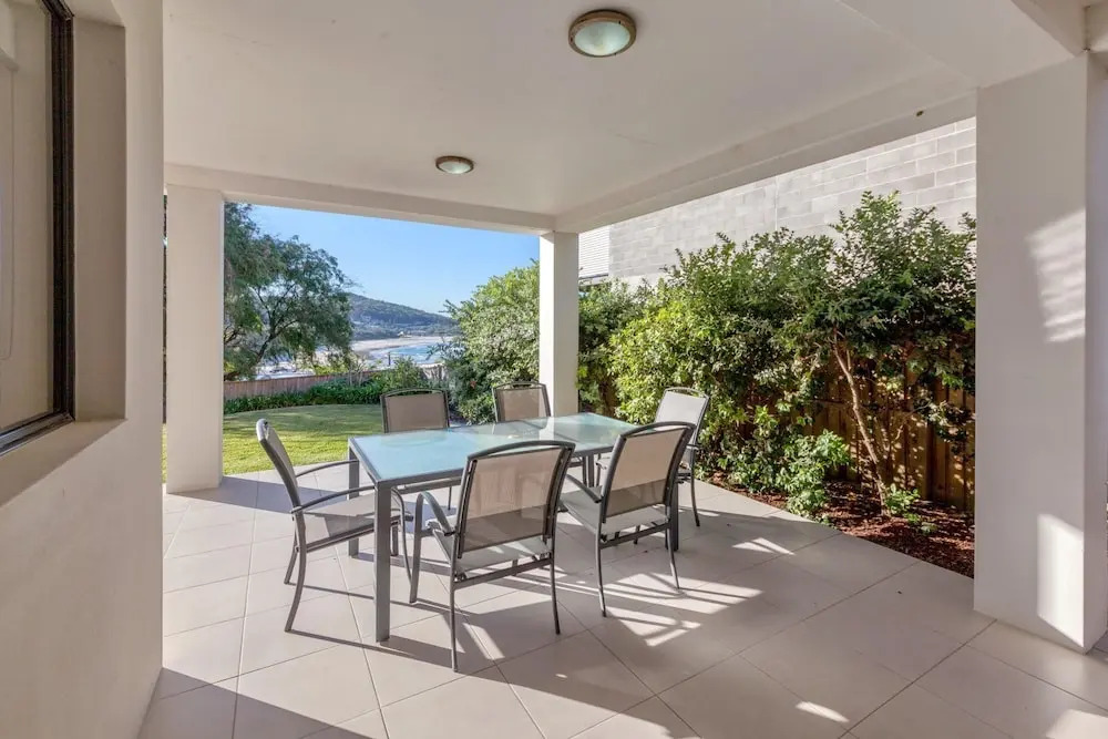 Beach House, Pacific Road, 1/20