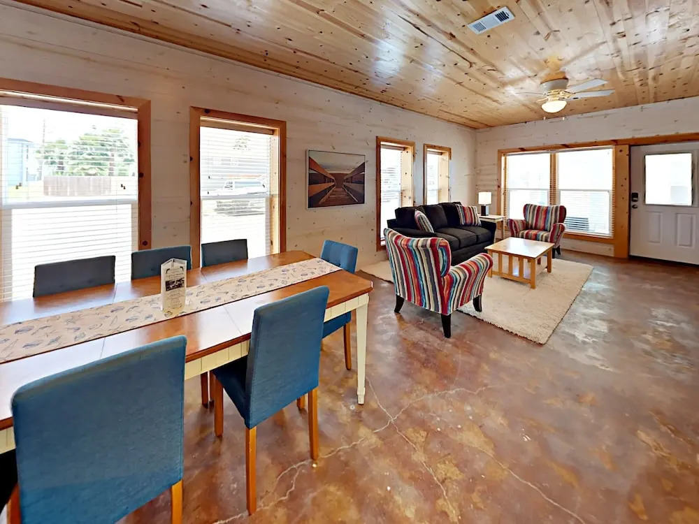 The Commons #404 - Three Bedroom Townhome
