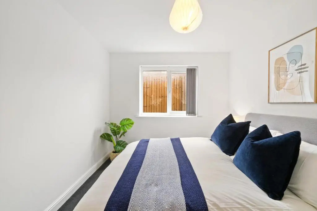1 Sarah House by Truestays - 2 Bedroom Apartment - FREE Wifi & Parking