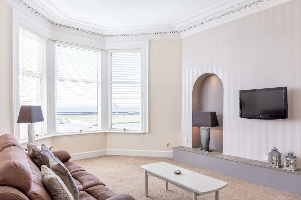 Eagleton Residence - Donnini Apartments