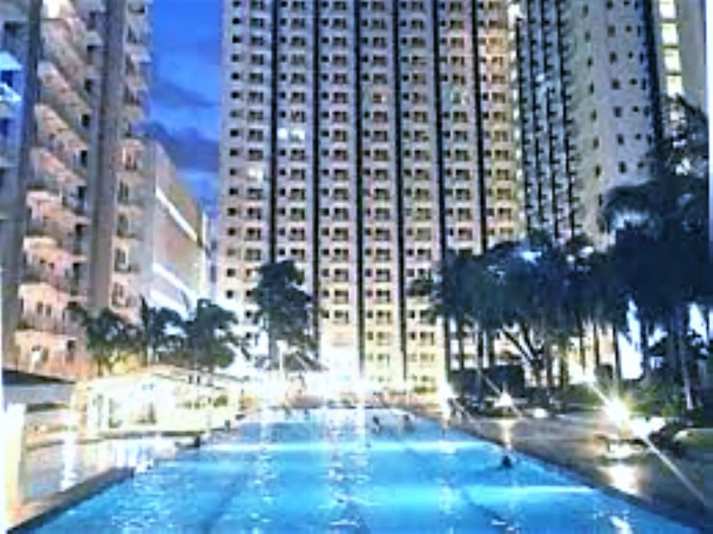SM North EDSA Staycation Grass Residences QC