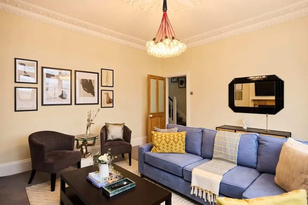 The Peckham Hideaway - Bright 3bdr Flat