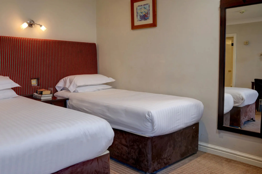 The Hillcrest Hotel