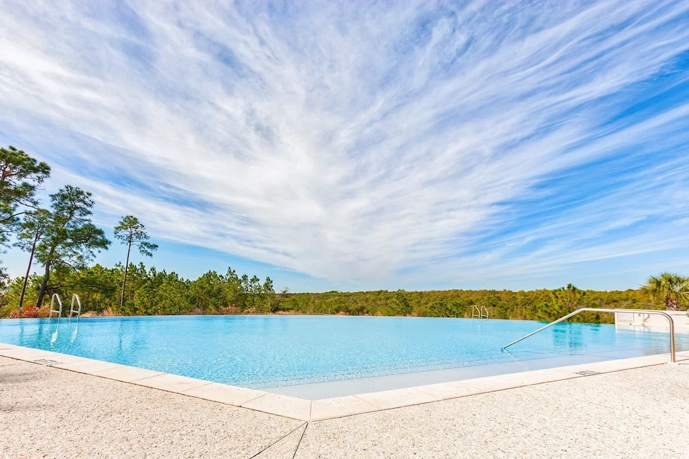 Cypress - 2 Masters, Golf Cart & Amenities 4 Bedroom Home